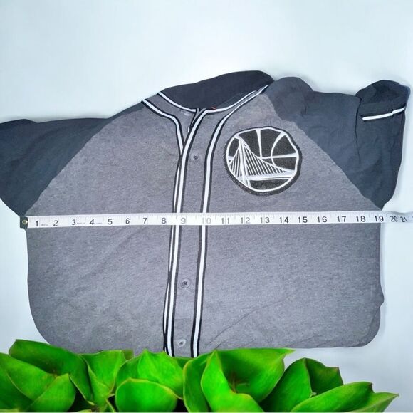 Used Mitchell & Ness Warriors Keeping Score Hooded Shirt Size Medium Unisex - Picture 5 of 9